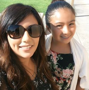 Meet your Posher, Corina