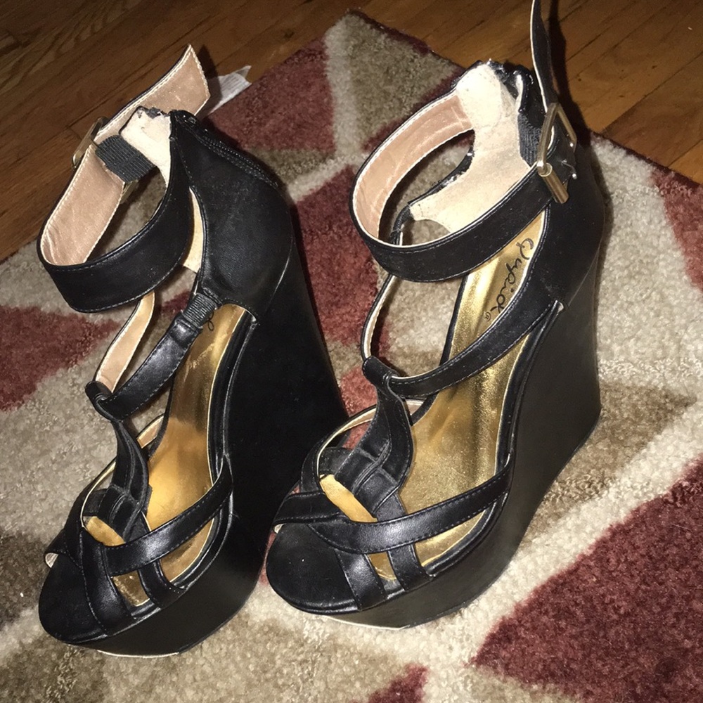 Wedge shoe