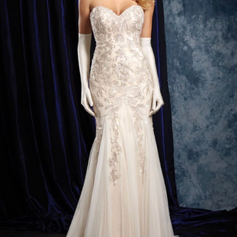 Alfred Angelo Sapphire Collection Bridal gown
