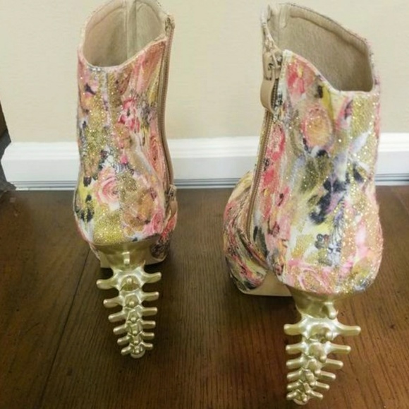 Ankle boot - Picture 2 of 5
