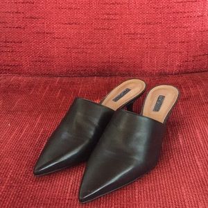 Topshop Black Kitten Heel Mules size 9.5 NWT.