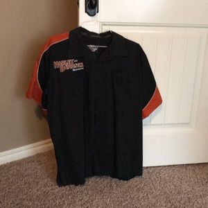 Harley Davidson short sleeve shirt.