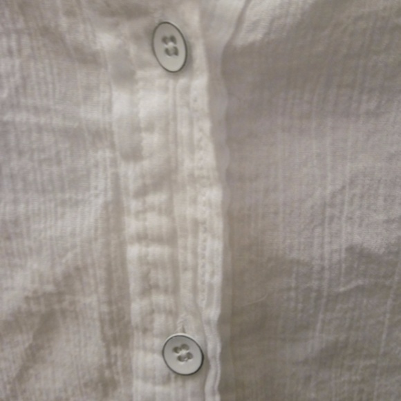 Lou & Grey crinkle cotton Henley Top: EUC - Picture 3 of 4