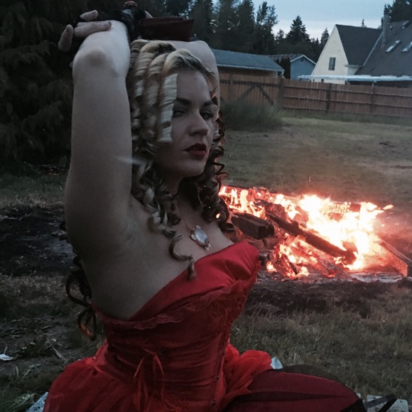 LAST DAY TO BUY FROM FULL CLOSET - Picture 5 of 5