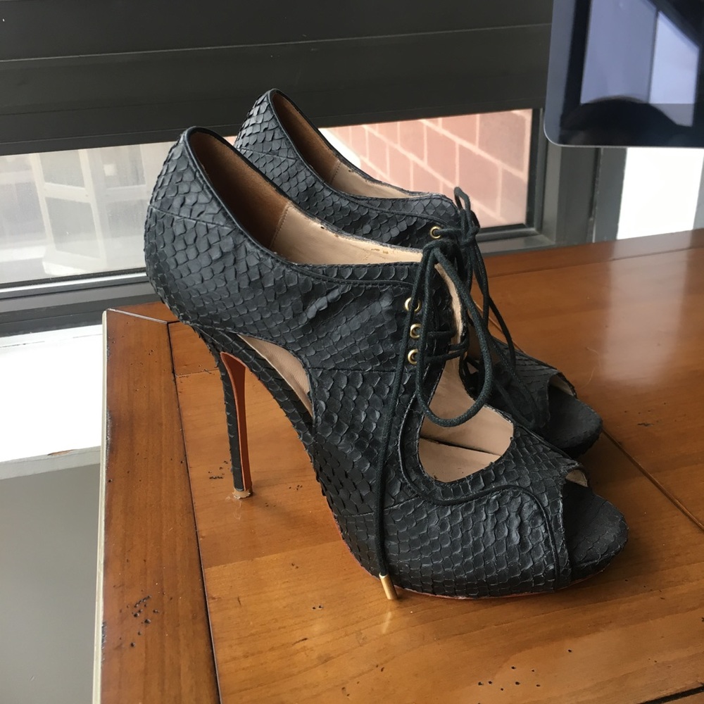 1 DAY SALE! Barney's Pour La Victoire Heels