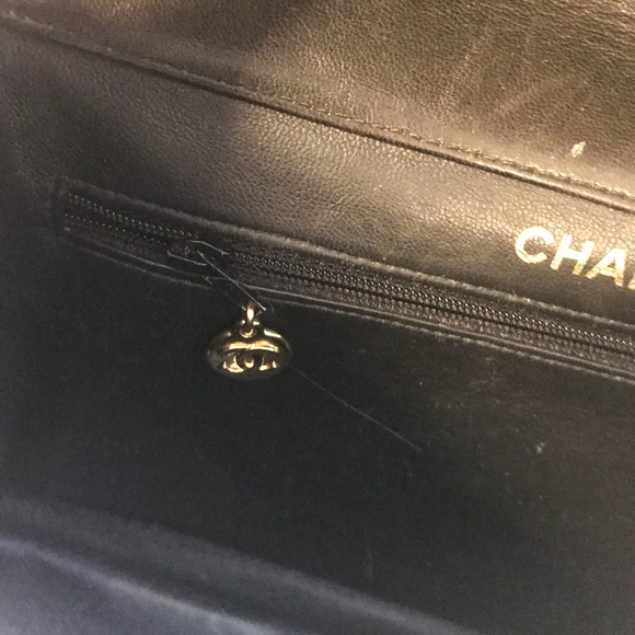 Authentic double sided Chanel bag - Picture 3 of 8