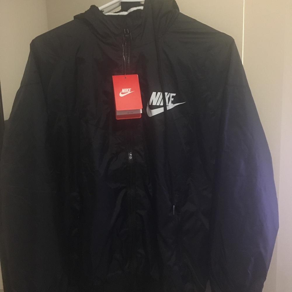 Women's Nike Windbreaker!!