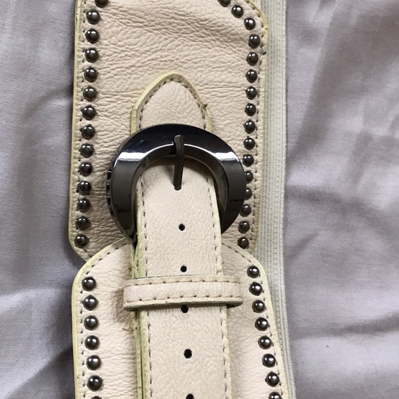 Bnwot, 2b Bebe elastic buckle belt - Picture 2 of 4