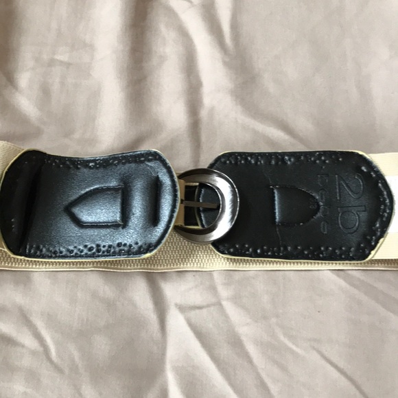 Bnwot, 2b Bebe elastic buckle belt - Picture 4 of 4