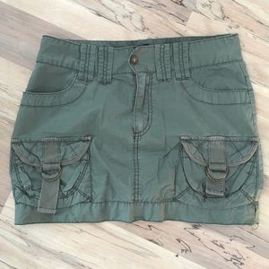 American Eagle Green Cargo Mini Skirt sz 2