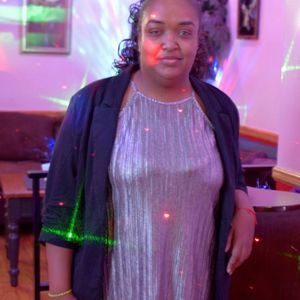 Meet your Posher, Leslie