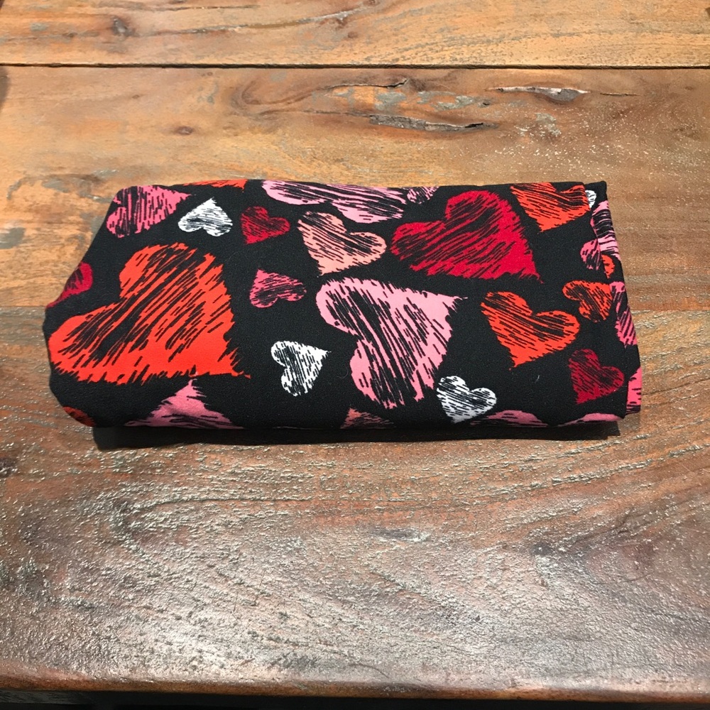 Hearts - Tall and Curvy LuLaRoe leggings
