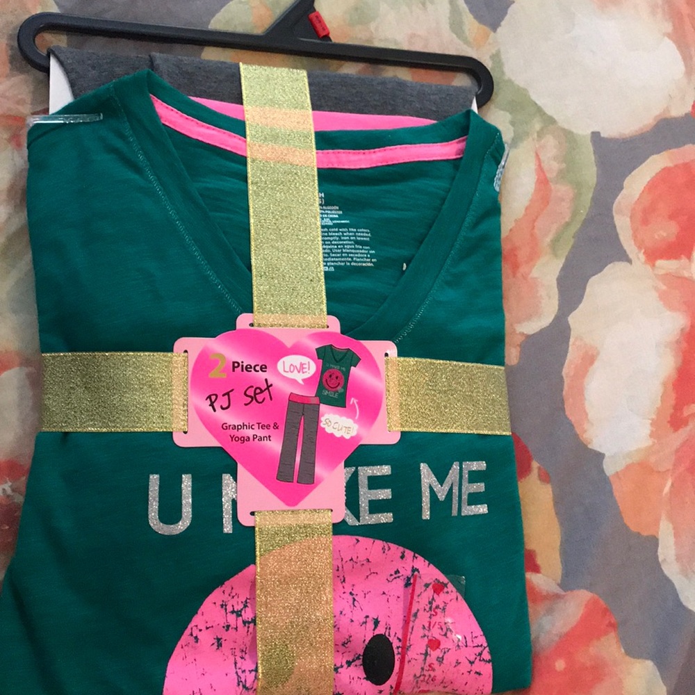 NWT 2 piece yoga/pajamas set size small (3/5)