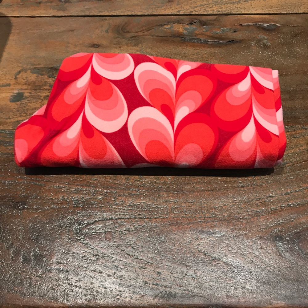 Hearts - Tall and Curvy LuLaRoe leggings