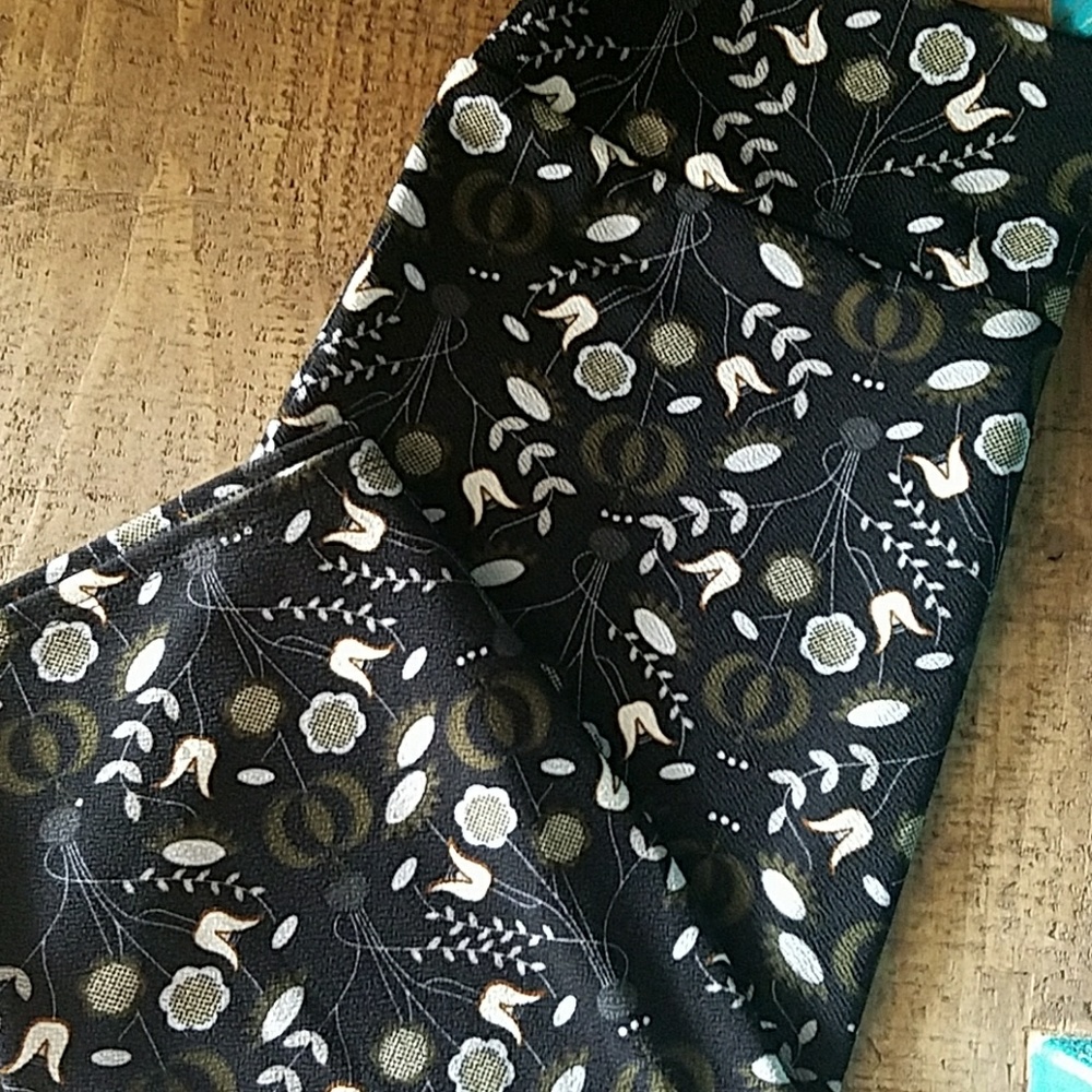 NWOT XL Lularoe Cassie skirt
