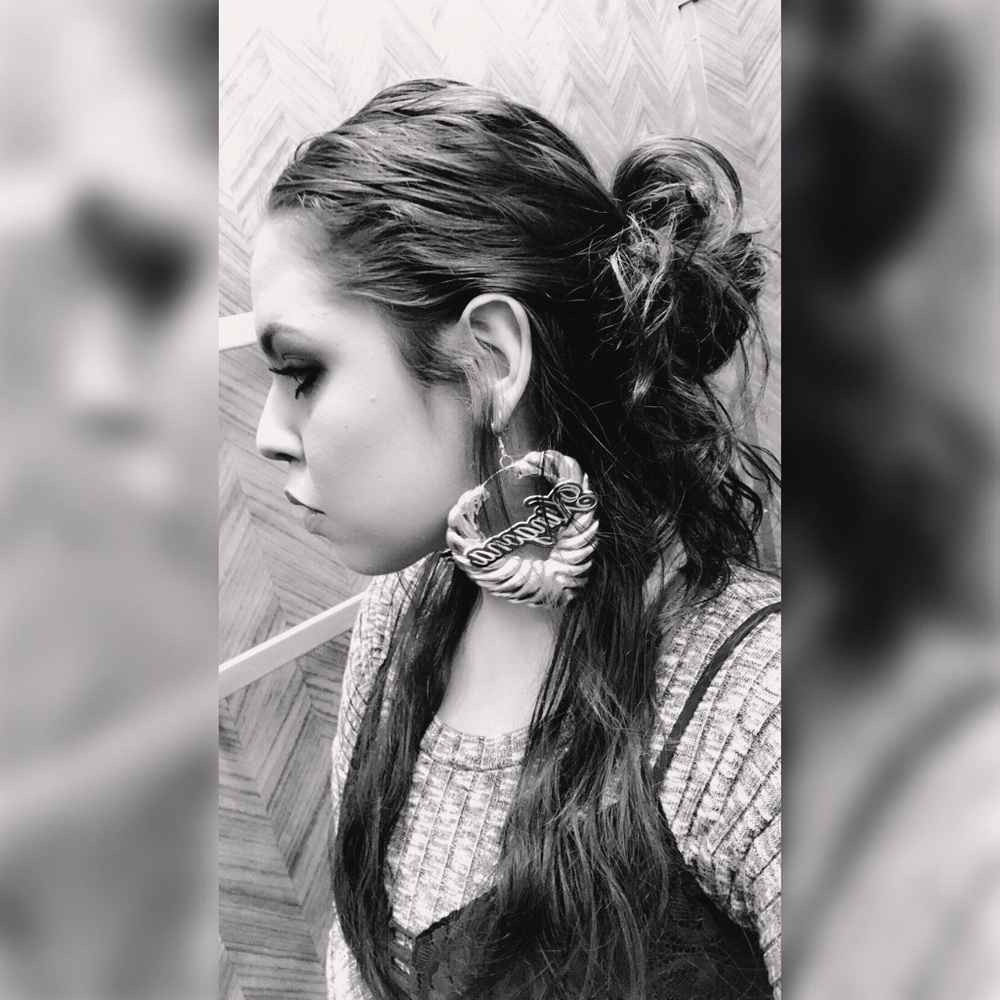 Meet your Posher, Mina