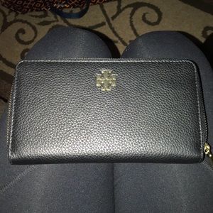 NWT Tory Burch Leather Mercer Zip Continental