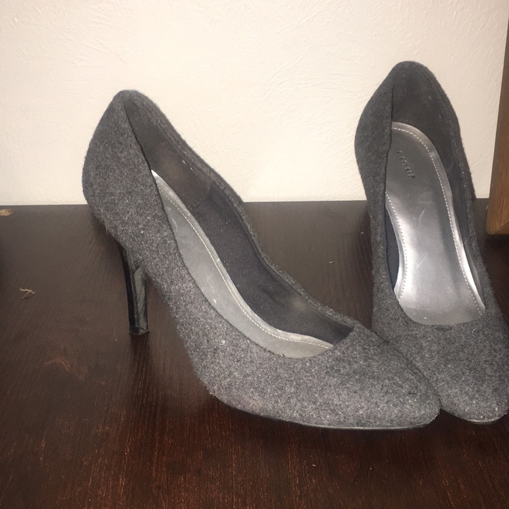 Gray heels