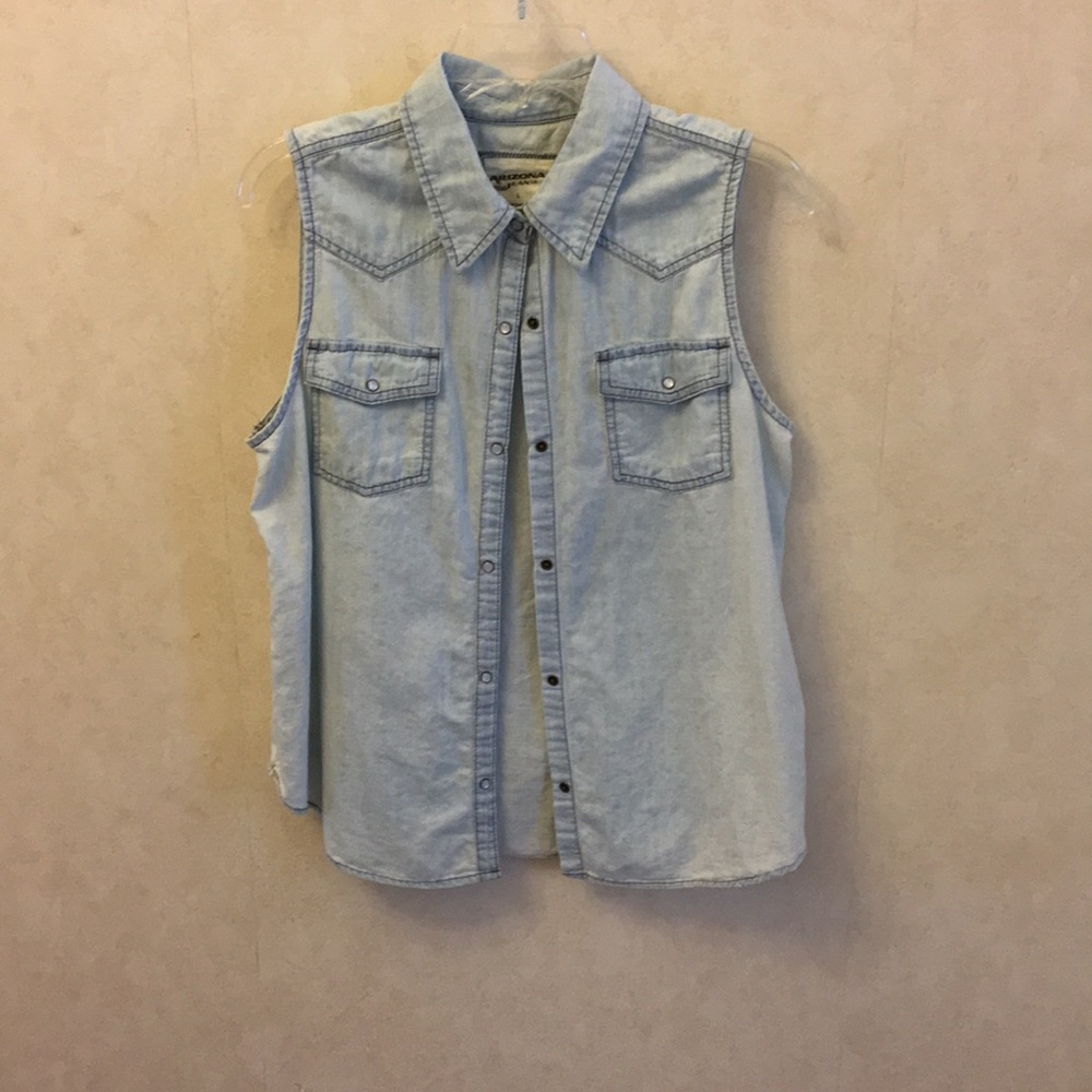 Women's sleeveless jean button up