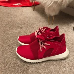 Adidas Tubular Defiant tennis shoes