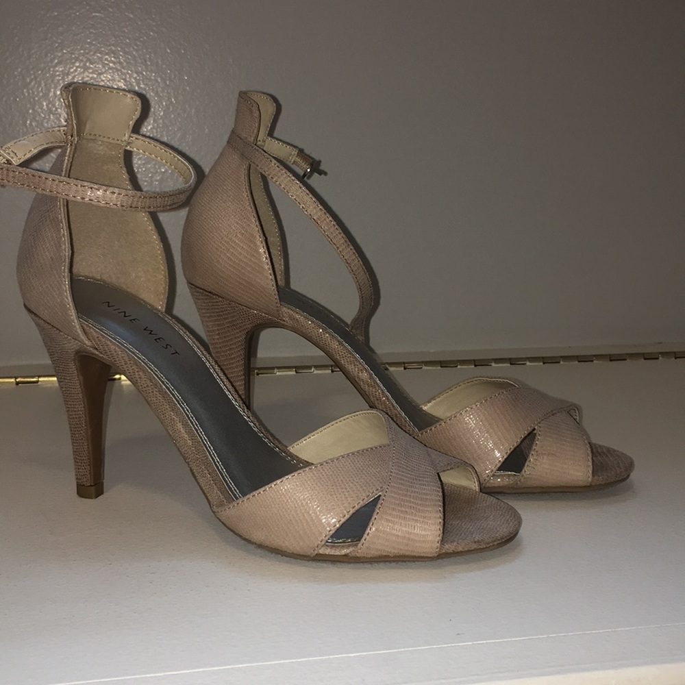 Nine West Size 7 2inch Heels