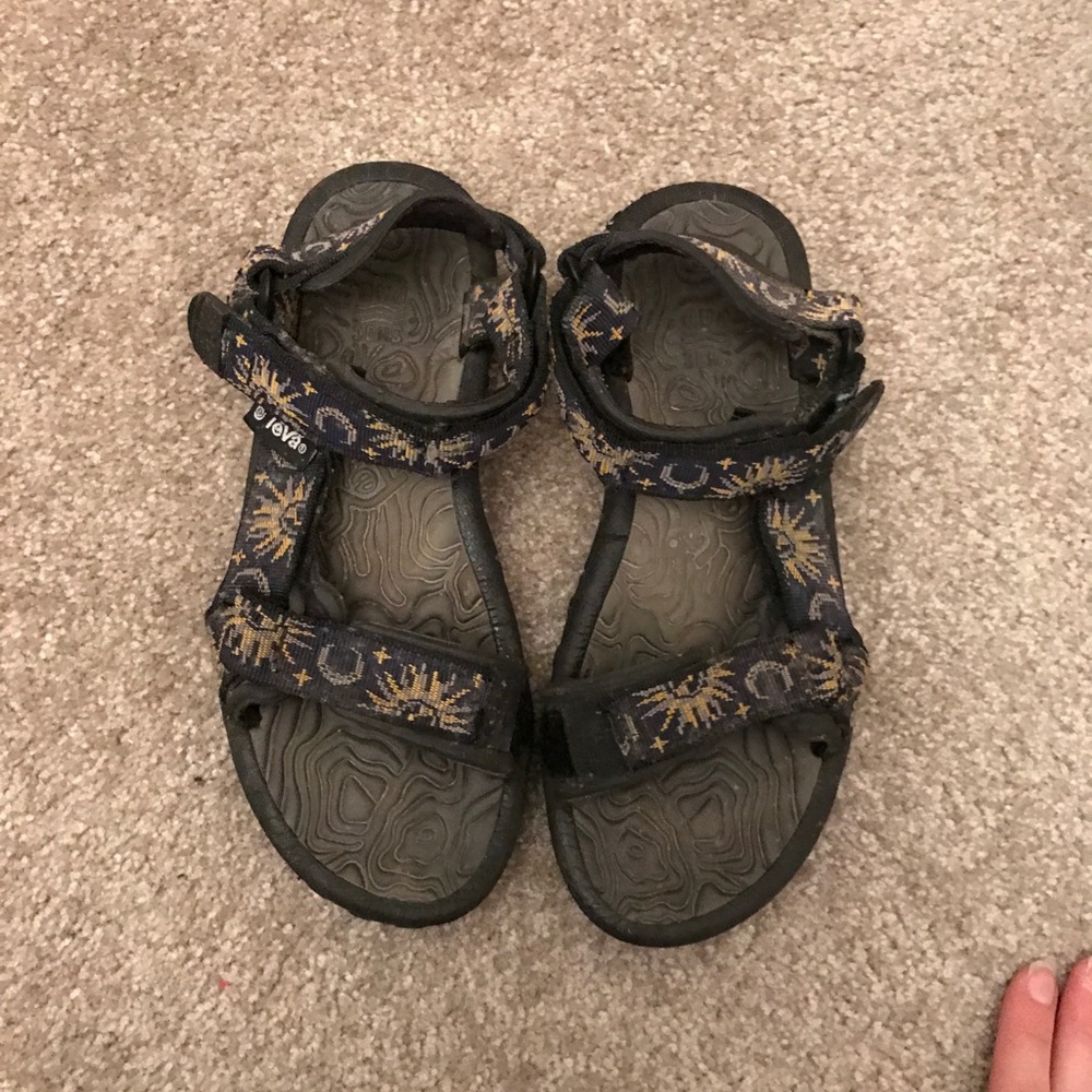 Tevas.
