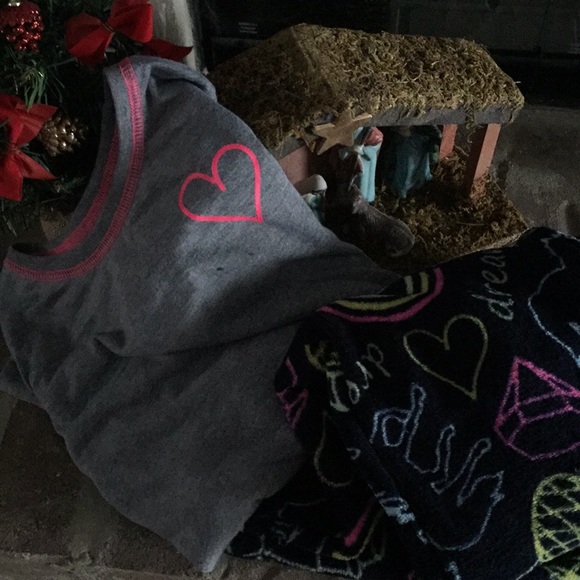 PINEAPPLE, STAR PJ SET NWT - Picture 4 of 7