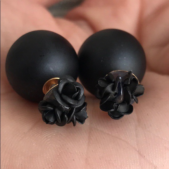 ☀️NEW☀️Black Rose Double Side Earrings - Picture 3 of 4