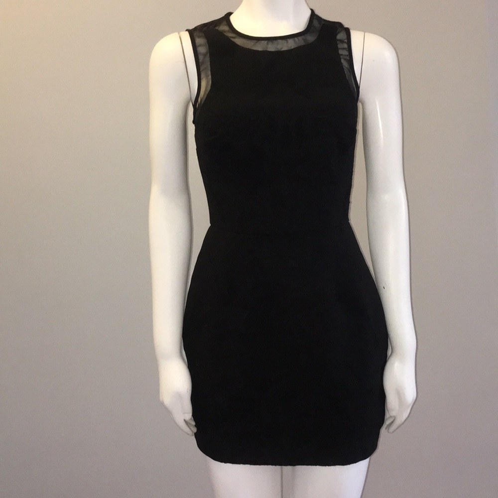 Detailed Black Body-con Dress