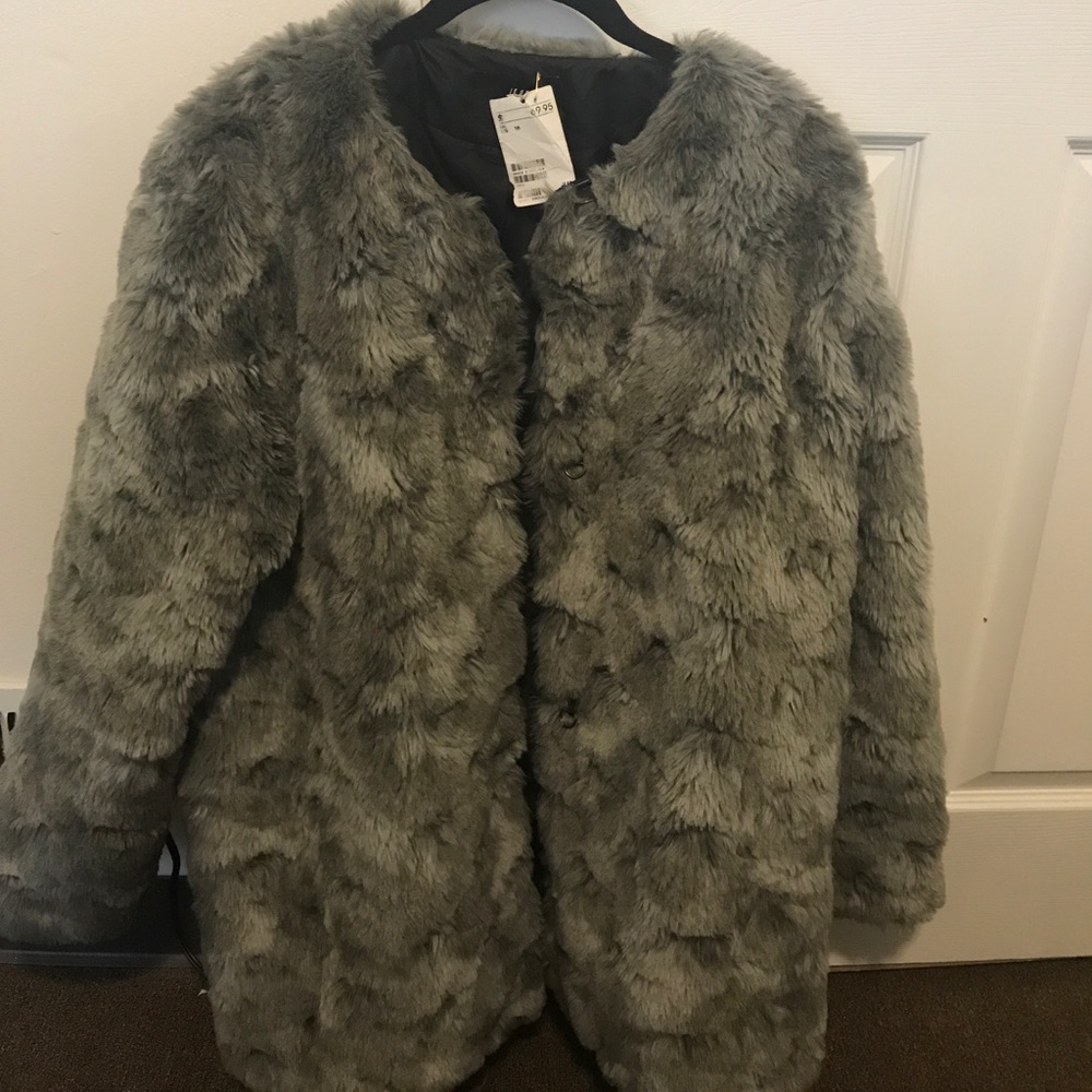 H&M Faux Fur Coat! Size 16