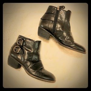 COMFORTABLE LEATHER booties black Dr Scholl’s sz 8