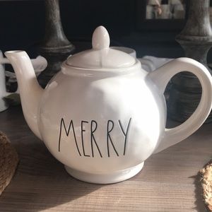Merry Teapot