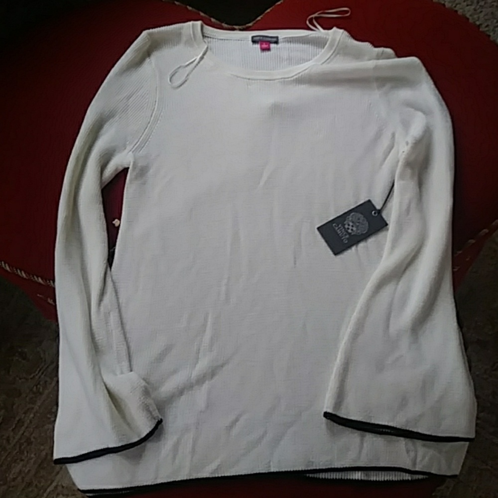 Vince Camuto crteam sweater