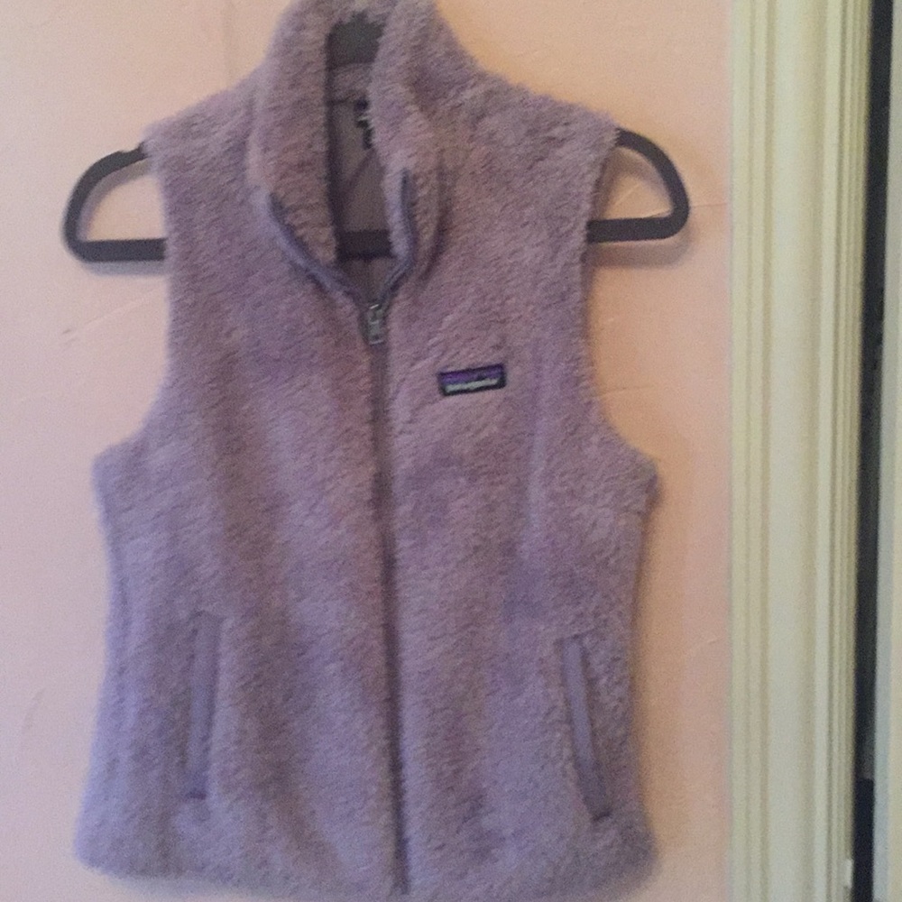 Patagonia fleece vest. Light purple. Size medium.