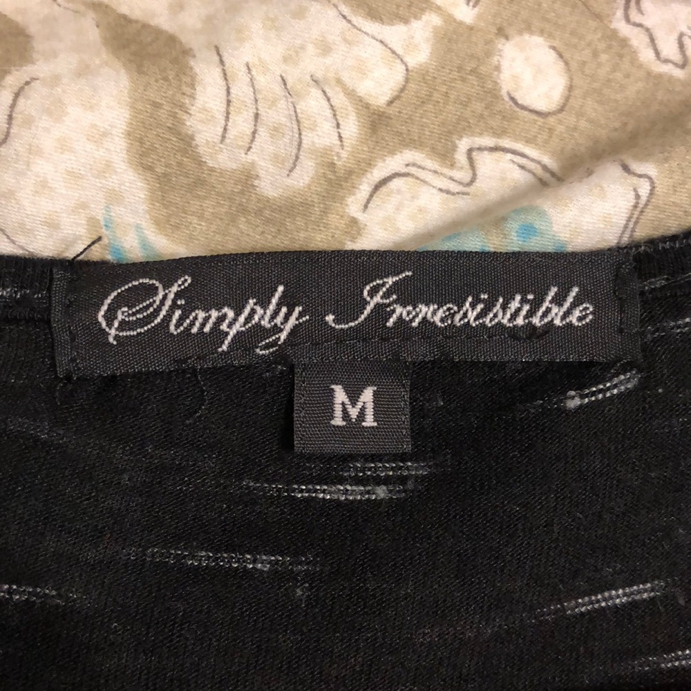 Black 3/4 arm length shirt - Picture 3 of 4