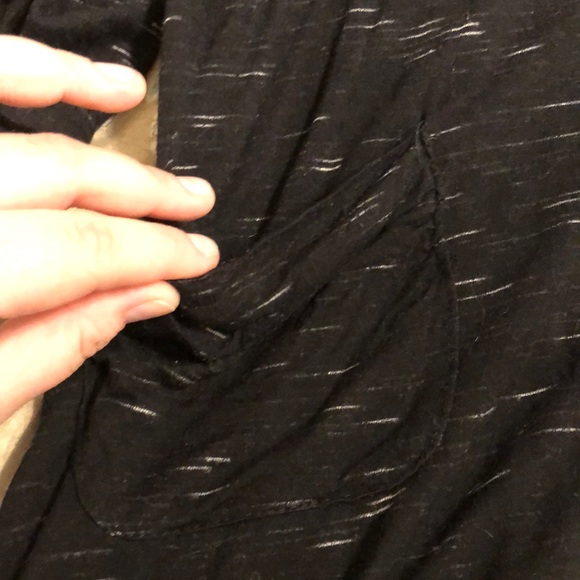 Black 3/4 arm length shirt - Picture 2 of 4