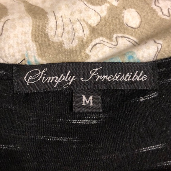 Black 3/4 arm length shirt - Picture 3 of 4