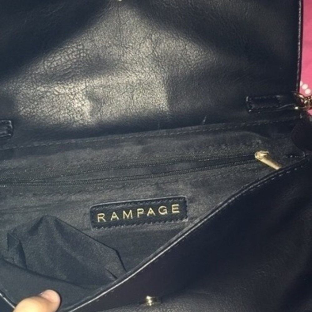 RAMPAGE - Picture 3 of 5