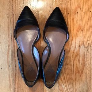 VINCE CAMUTO Size 8 black flat pumps
