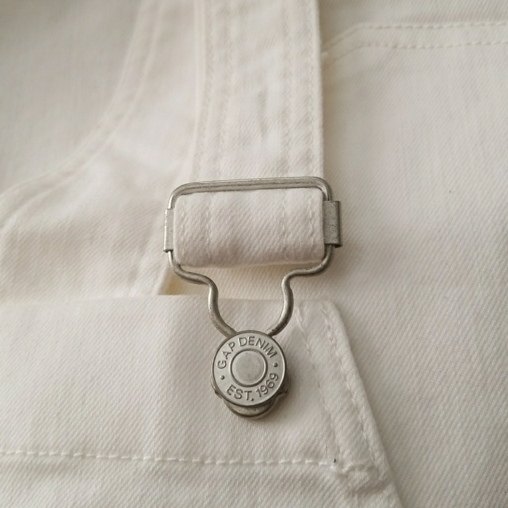 GAP SHORT OVERALLS