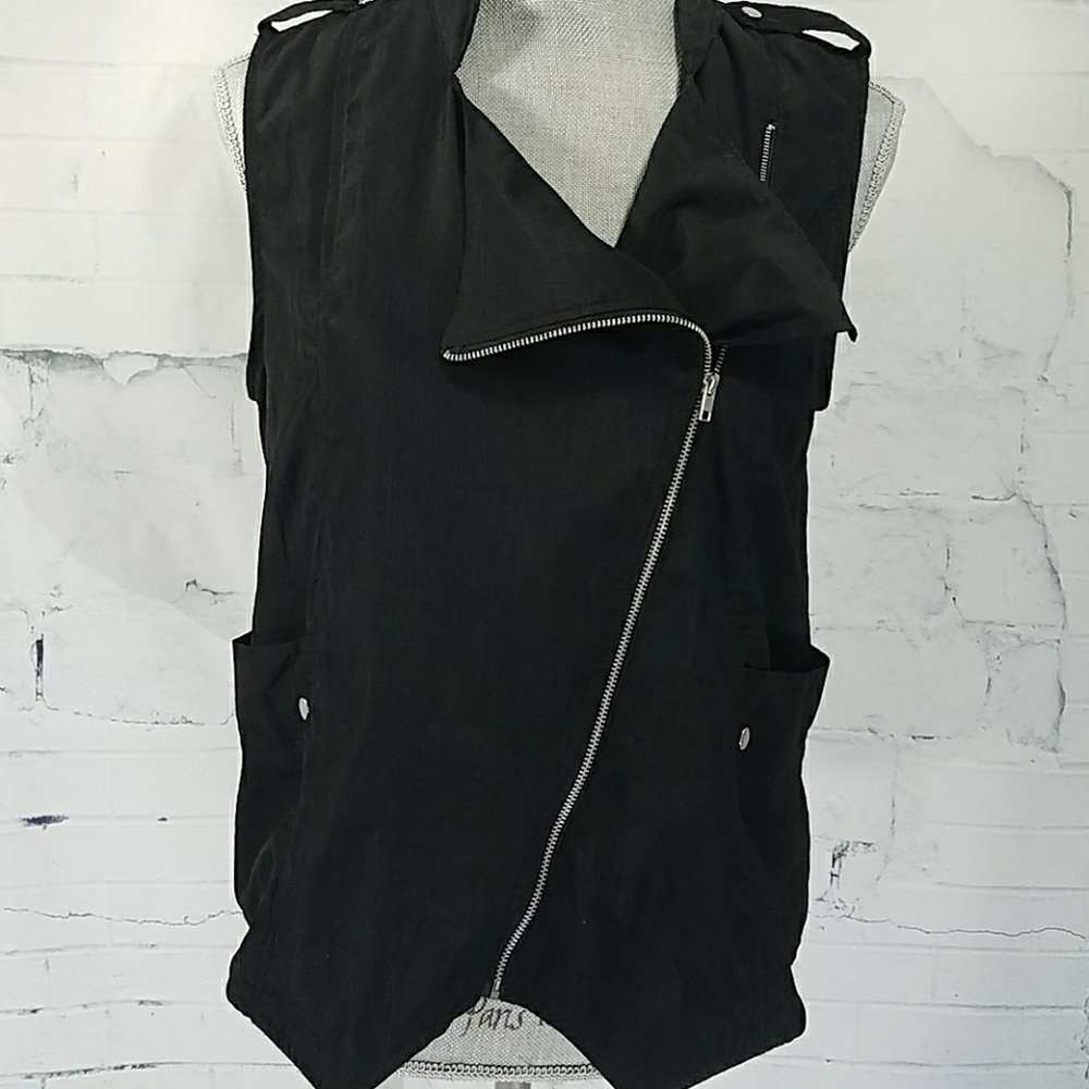 Black zippered top