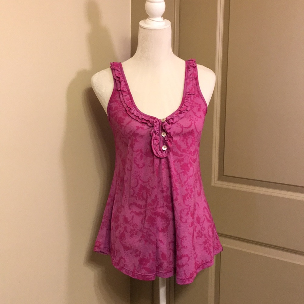 Pretty Sleeveless Top
