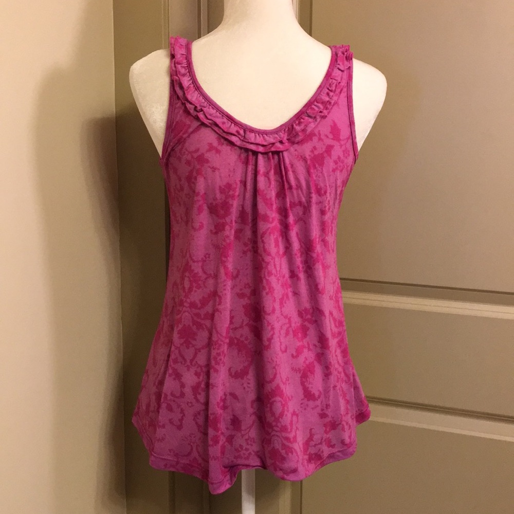 Pretty Sleeveless Top - Picture 5 of 8