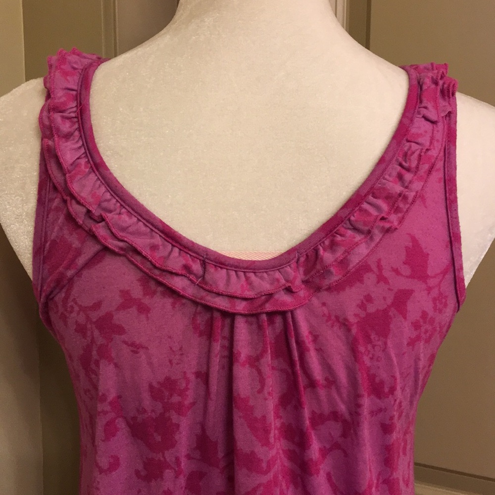 Pretty Sleeveless Top - Picture 6 of 8