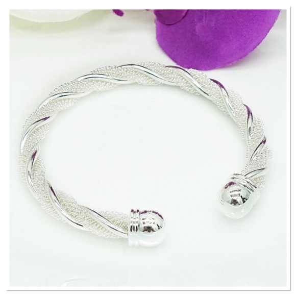 Boutique Jewelry - Sparkling Silver Twist Cuff Boutique Jewelry - Sparkling Silver Twist Cuff