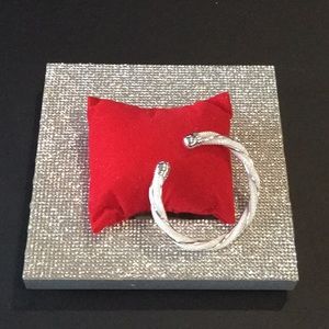Boutique Jewelry - Sparkling Silver Twist Cuff Boutique Jewelry - Sparkling Silver Twist Cuff