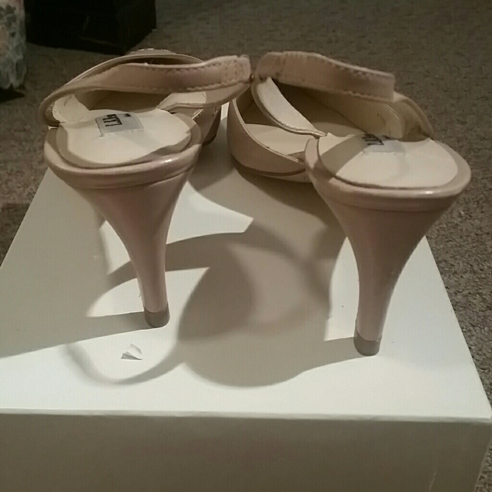 New L.K.Bennett London - Picture 2 of 5