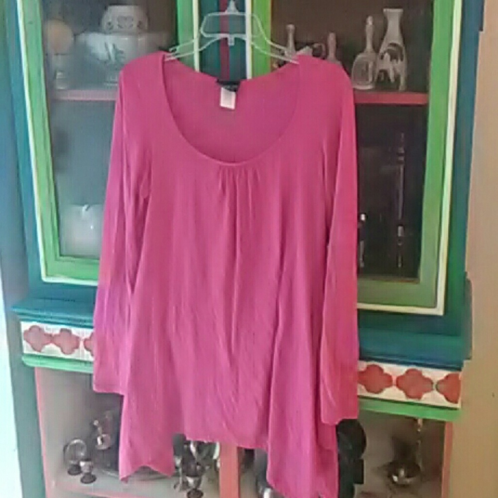 Beautiful NWOY thin comfy tunic
