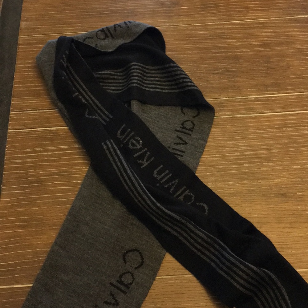 Calvin Klein gray and black scarf