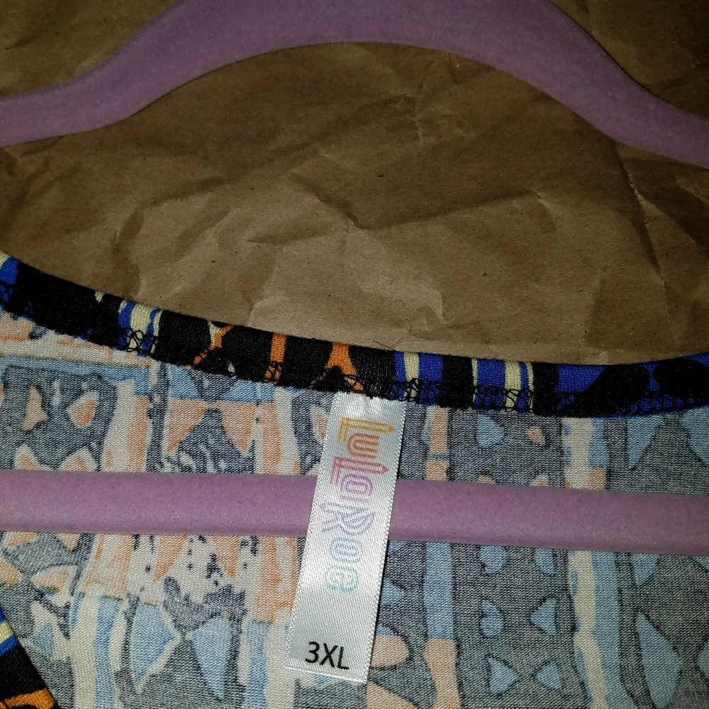 Lularoe classic tee